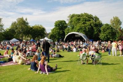 Live at Riley – join the festival fun!
