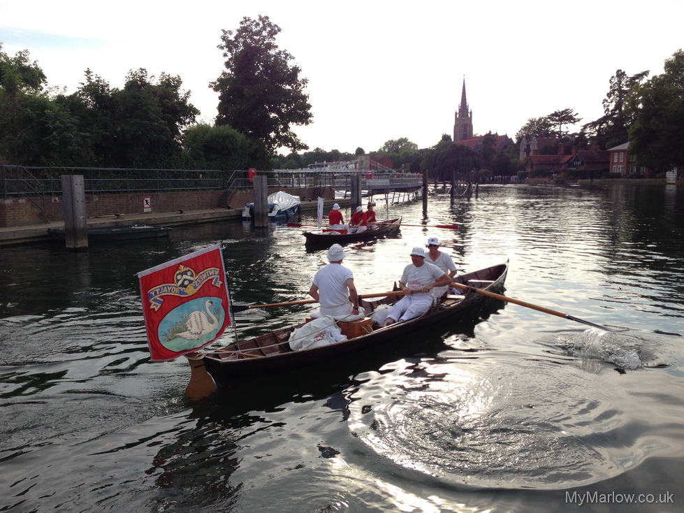 PHOTO GALLERY: Swan Upping arrives in Marlow!