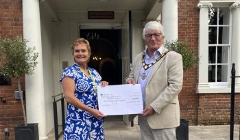 Marlow Mayor raises funds for Thames Hospice