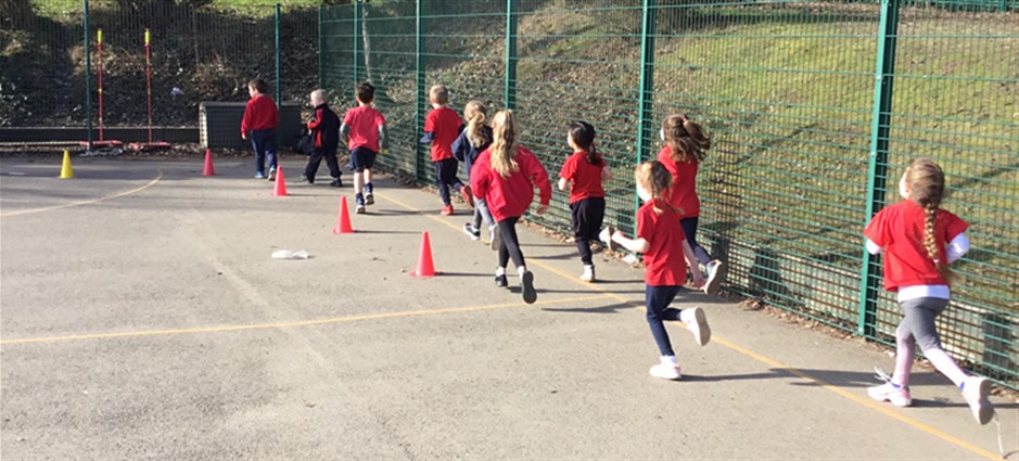 Burford schoolchildren raise funds for Cancer Research