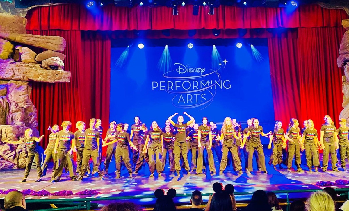 Jam Theatre performs at Disneyland Paris