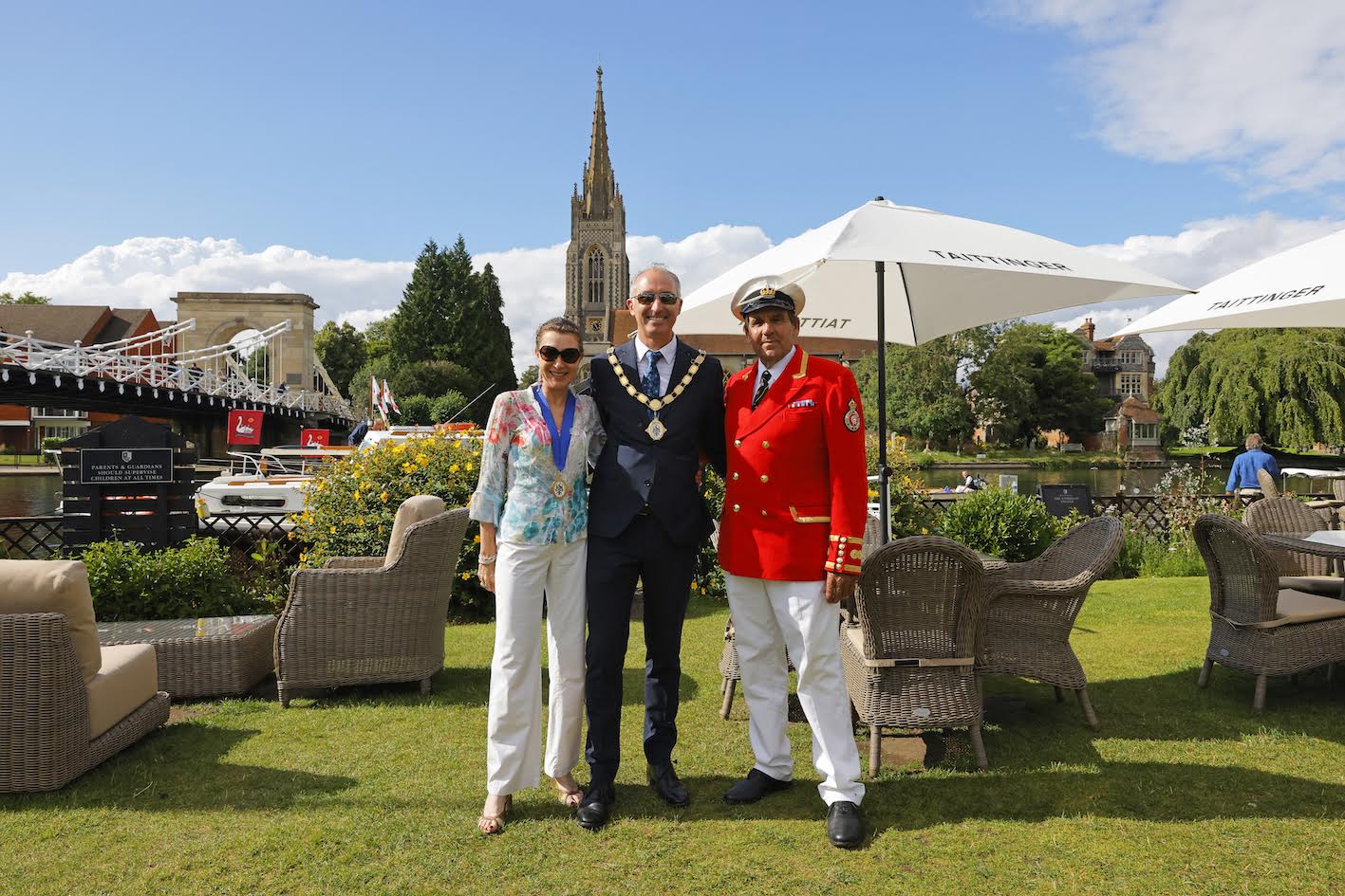 Swan Upping lands in Marlow